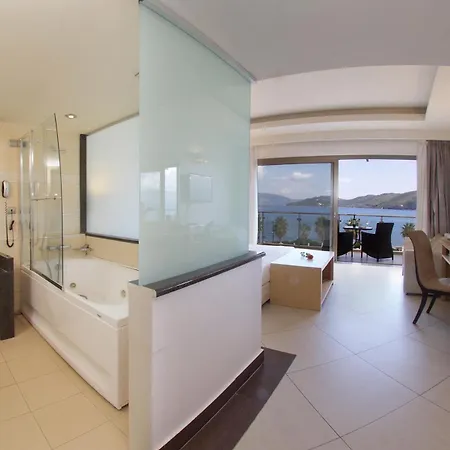 Hotell Ionian Emerald Karavomylos