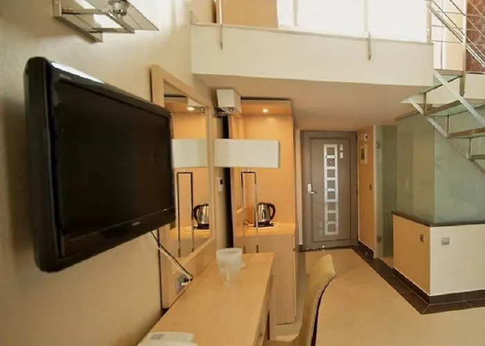 Ionian Emerald Отель Каравомилос