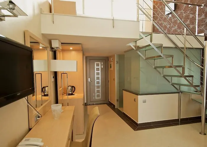 Ionian Emerald 5* Каравомилос