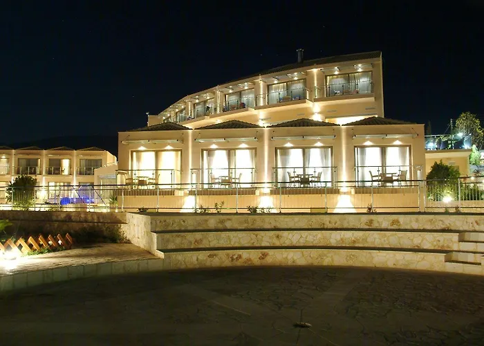 Отель Ionian Emerald Каравомилос