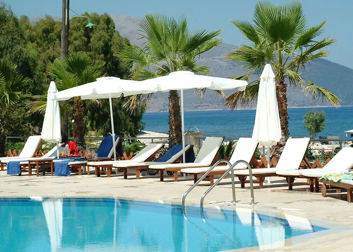 Ionian Emerald Каравомилос