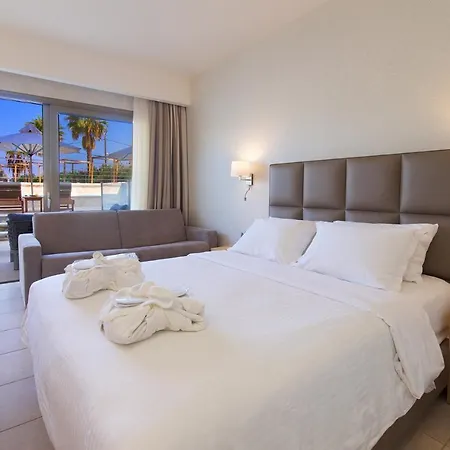 Ionian Emerald 5* Каравомилос