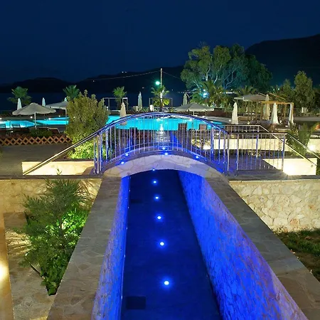 Отель Ionian Emerald Каравомилос