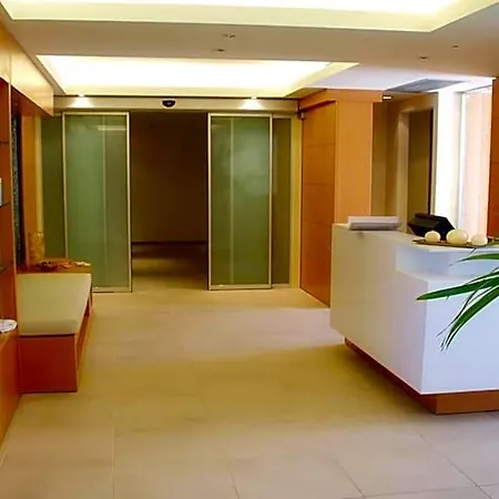 Ionian Emerald Каравомилос