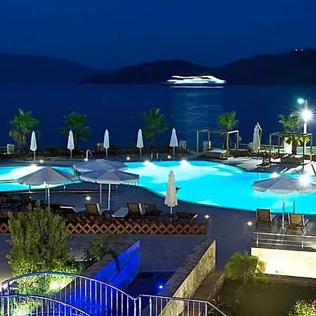 Отель Ionian Emerald Каравомилос