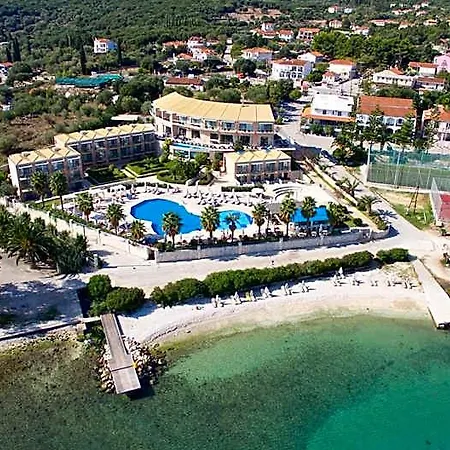 Отель Ionian Emerald Каравомилос